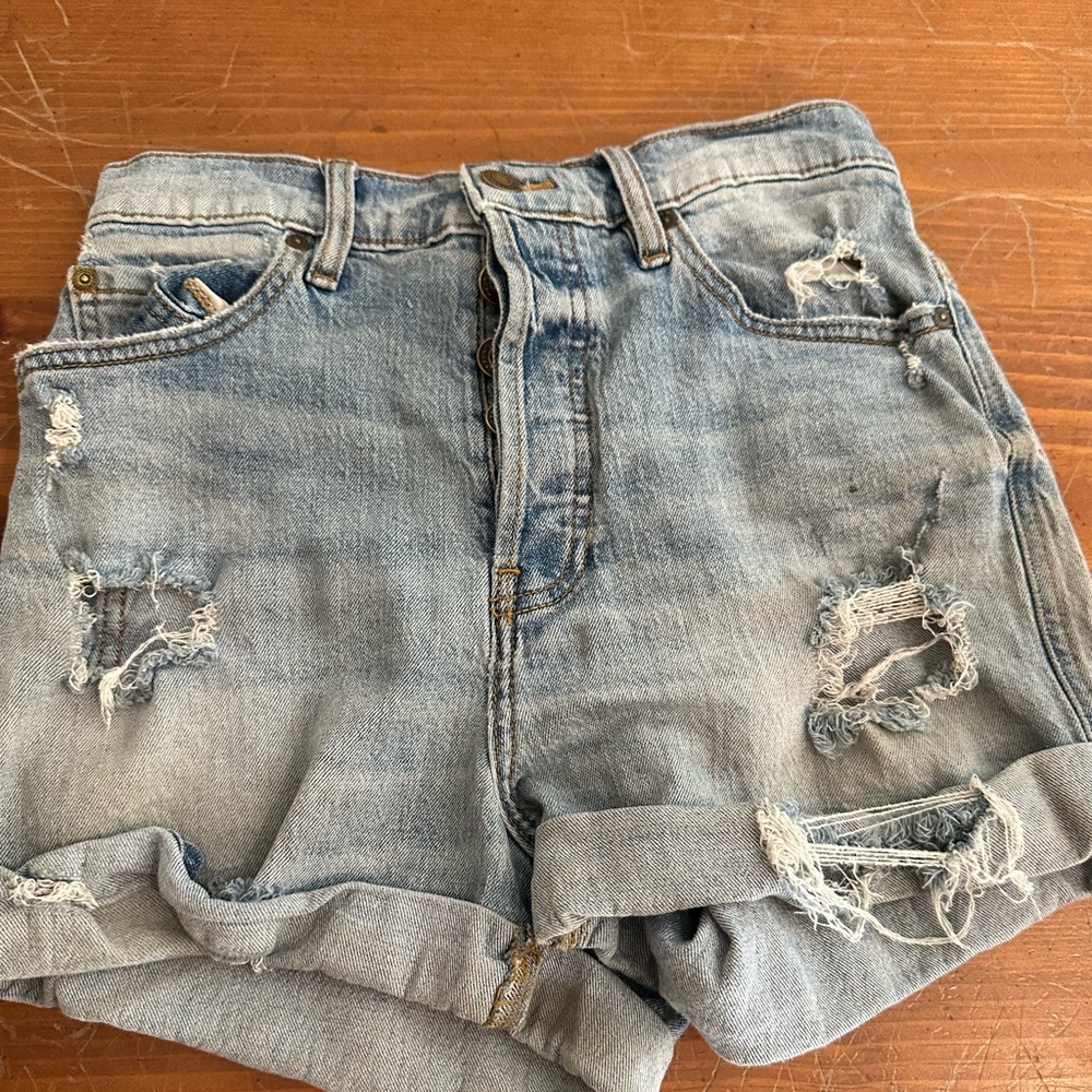 Eunina oliva mom short